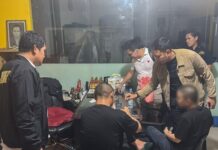 Imigrasi Amankan Dua WNA Tiongkok yang Unggah Video Negatif Tanpa Bukti Imigrasi Amankan Dua WNA Tiongkok yang Unggah Video Negatif Tanpa Bukti