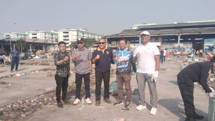 Aksi bersih-bersih pelabuhan Nizam Zachman Jakarta