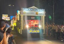 Meriah! Karnaval HUT RI ke-80, Kementerian PU Tampilkan Tokoh Pewayangan di Mobil Hias Mobil hias Kementerian PU tampil atraktif di Karnaval HUT RI ke-80 Jakarta