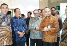 Tiga Wamen Tinjau Layanan Publik di Bandara Soekarno-Hatta, All Indonesia Jadi Simbol Transformasi Digital Wamen PANRB, Wamenhub, dan Wamen Imigrasi meninjau layanan publik di Bandara Soekarno-Hatta