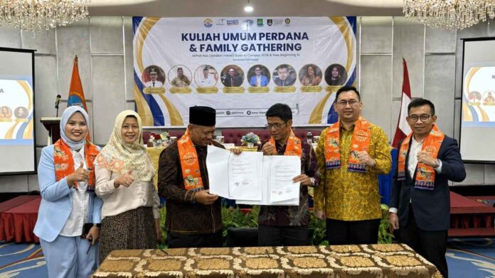 Penandatanganan kerja sama beasiswa kuliah gratis antara Pemkot Tangerang dan Akademi Pariwisata Nusantara.